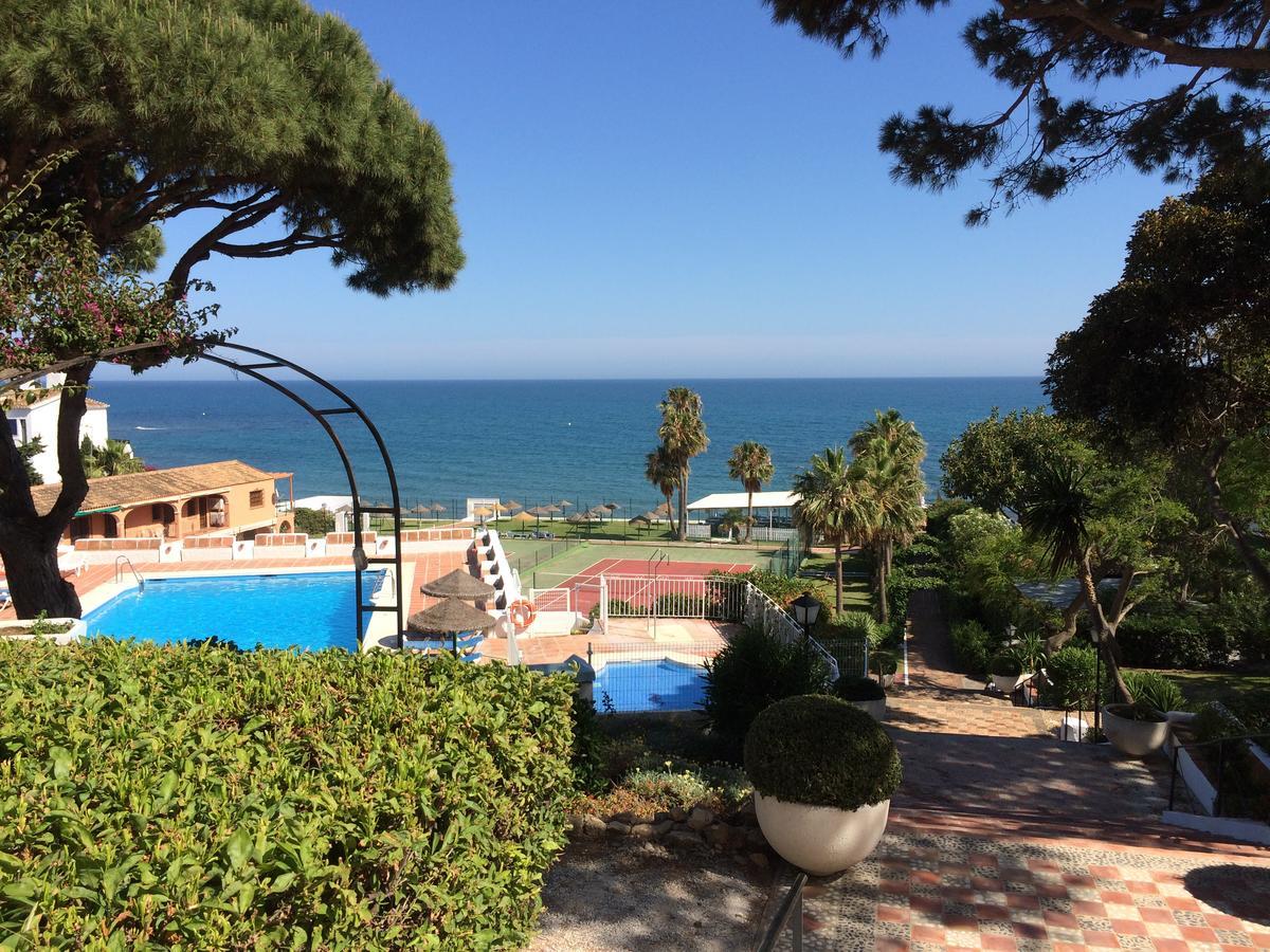Mansion Alhamar - 2 Bedroom, Frontline Beach, Mountain Views, Full Size Pool, Tennis Courts, Close To Shops, On-Site Bar & Chiringuito Sitio de Calahonda 外观 照片