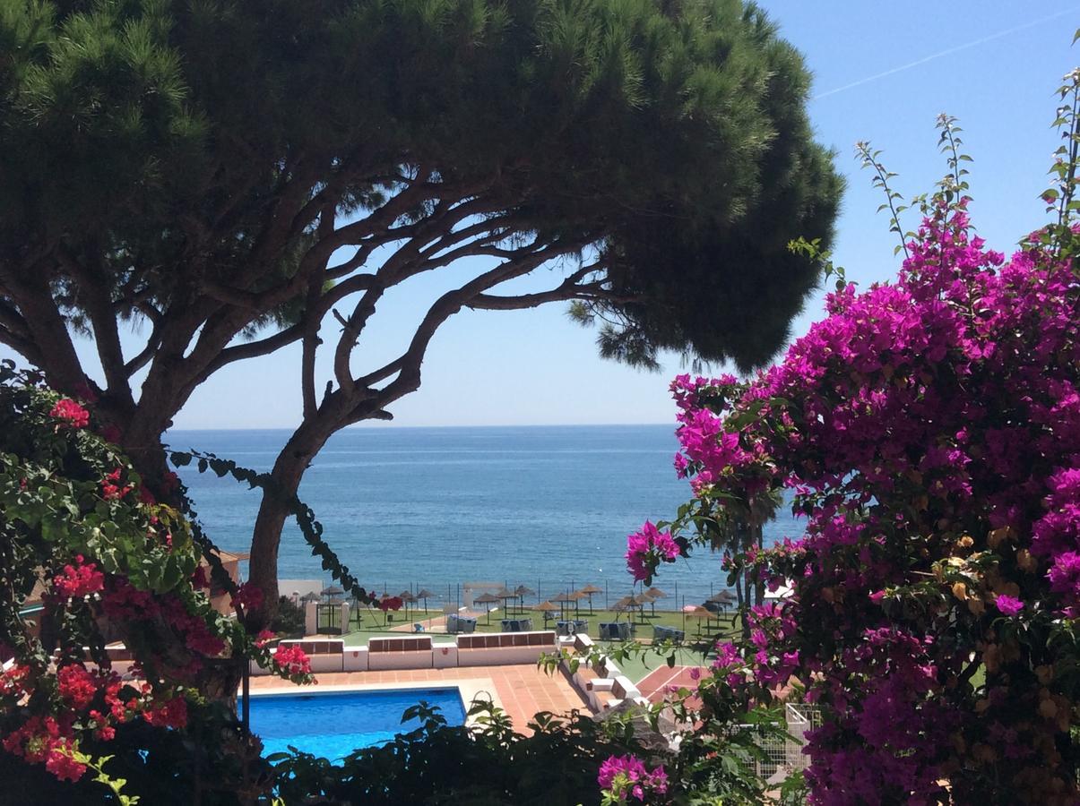 Mansion Alhamar - 2 Bedroom, Frontline Beach, Mountain Views, Full Size Pool, Tennis Courts, Close To Shops, On-Site Bar & Chiringuito Sitio de Calahonda 外观 照片